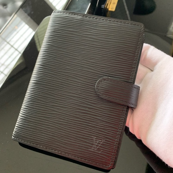 Louis Vuitton Handbags - Louis Vuitton Black Epi PM Agenda